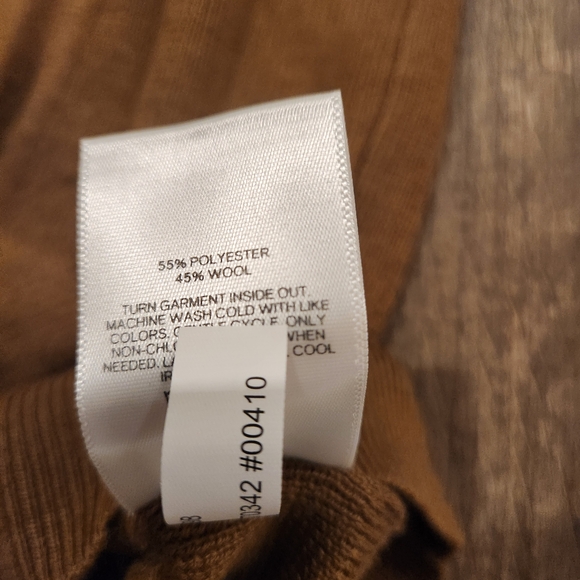 Express Men's Turtleneck Sweater in Camel Brown - Picture 5 of 5